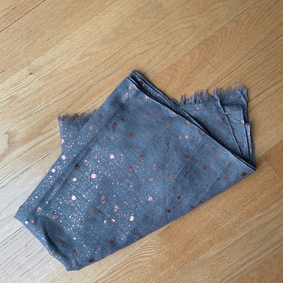 🆕Metallic Gold Splatter Gray Scarf - Picture 1 of 1
